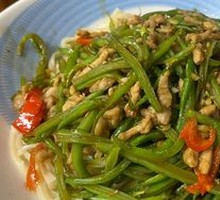 Braised Lentils with Shredded Pork Noodles
