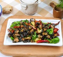 Spicy Stir-Fried Snail Meat