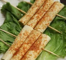 Rice paper rolls with lettuce