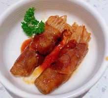 Beef Rolls with Enoki Mushrooms