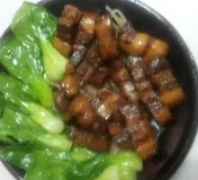 Braised Pork Belly with Rice in Clay Pot