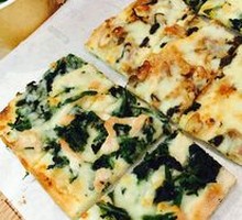 Spinach Chicken Pizza