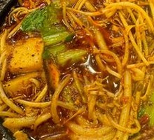 Hot Pot Rice Noodles