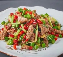 Stir-Fried Beef with Yellow Onion