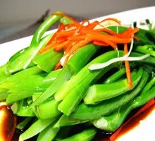 Steamed Bok Choy in White Sauce