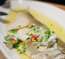 Suzhou-style Steamed White Fish