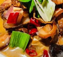 Traditional Yiyang Preserved Meat Hot Pot