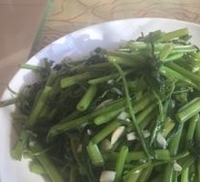 Stir-Fried Water Spinach with Garlic
