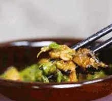 Preserved Egg with Green Pepper and Eggplant Mash