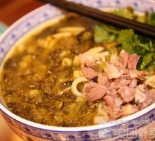 Sour Cabbage Beef Noodles