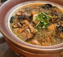 Stir-fried Chicken with Chanterelles