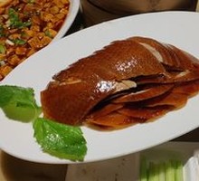 Fan Family's 4th-Gen Crispy Roast Duck