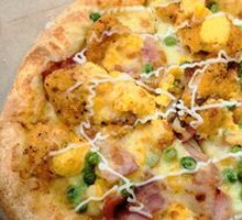 Golden Yolk Chicken Pizza