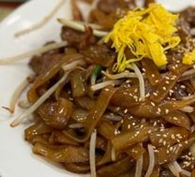 Stir-Fried Beef Rice Noodles