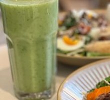 Pan-Seared Beef with Roasted Vegetables and Arugula Salad