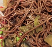 擂椒皮蛋荞麦拌面