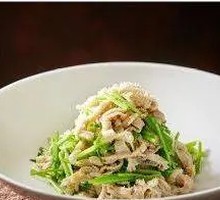 Stir-fried Scallion with Fish Balls