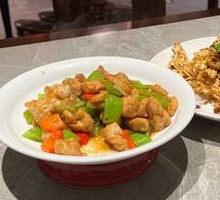 Traditional Chicken in a Basket