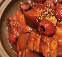 Osmanthus hawthorn braised pork