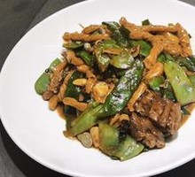 Pork Ribs with Green Beans and Cornbread Dumplings