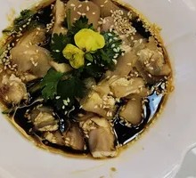 Vinegar-marinated pig trotters