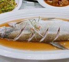 Braised White Fish in Wine Sauce