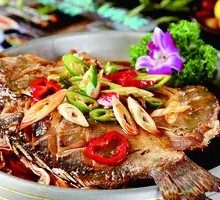 Braised Mandarin Fish with Wine Flavor