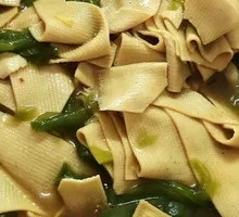 Bell Pepper and Tofu Skin Stir-Fry