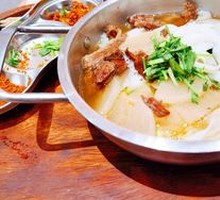 Auntie's Leaping Beef Noodle Soup