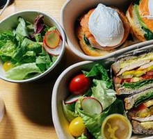 Smoked Salmon Avocado Benedict