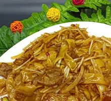 XO Sauce Stir-Fried Beef Rice Noodles