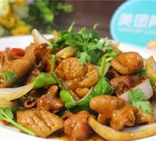 Stir-fried肥肠 with螺丝椒