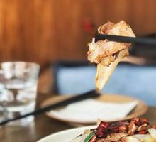 Stir-Fried Pork Liver with Three Types of Green Onion