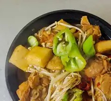 Signature Braised Chicken with Yellow Sauce