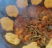 Stewed Feast in Iron Pot