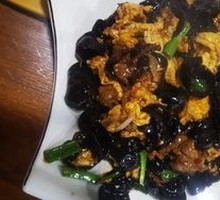 Sour Stir-Fried Egg with Wood Ear Mushrooms