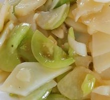Stir-fried Green Tomato and Potato Slices