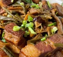 Pork Stewed with Green Beans