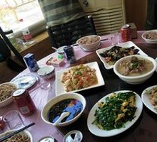 Hand-extruded noodle soup