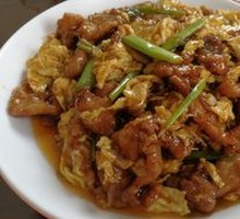 Sour Stir-Fried Egg with Wood Ear Mushrooms