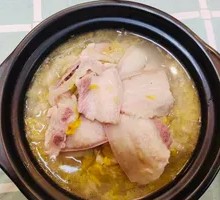 Sour Cabbage and Pork in Clay Pot