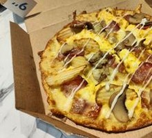 American-style Bacon & Potato Pizza