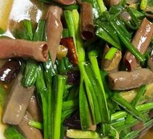 Sea Cucumber Stir-Fried with Leeks