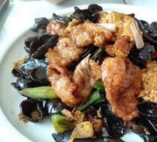 Sour Stir-Fried Egg with Wood Ear Mushrooms