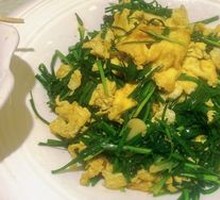 Stir-fried eggs with chives