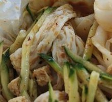 Cold rice noodles with beef tendon