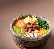 Beef in Sauce Stone Pot Rice