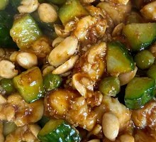 Cucumber Stir-Fried Chicken Cubes