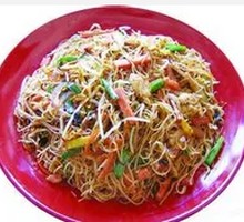 Stir-Fried Rice Noodles with Pork Strips