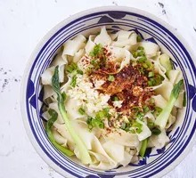 Authentic Oil-Poured Noodles